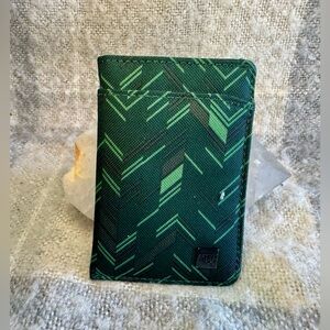 MEC Green Patterned RFID card Holder NWOT